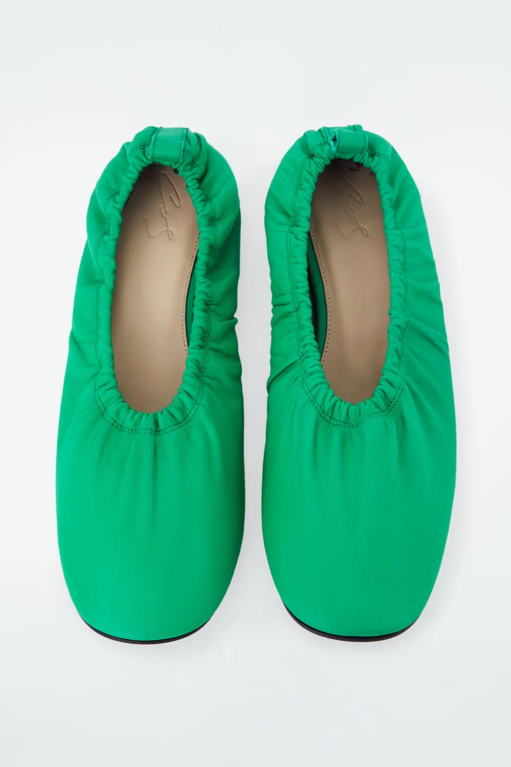 Hot COS THE RUCHED LEATHER BALLET FLATS EMERALD