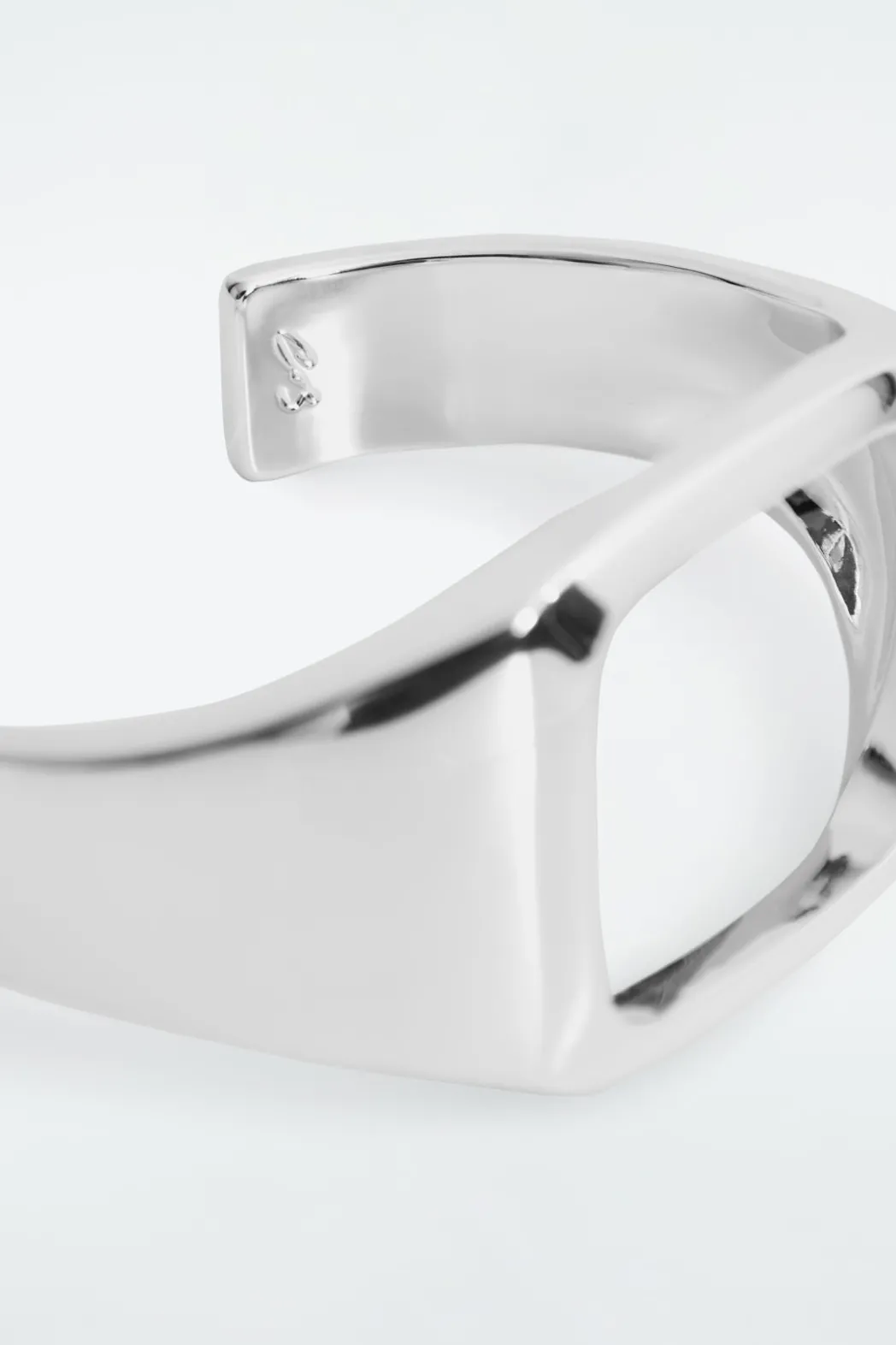 New COS THE SCULPTED CUFF SILVER
