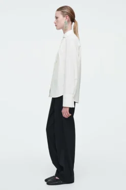 Discount COS THE SIGNATURE COTTON-POPLIN SHIRT CHALK