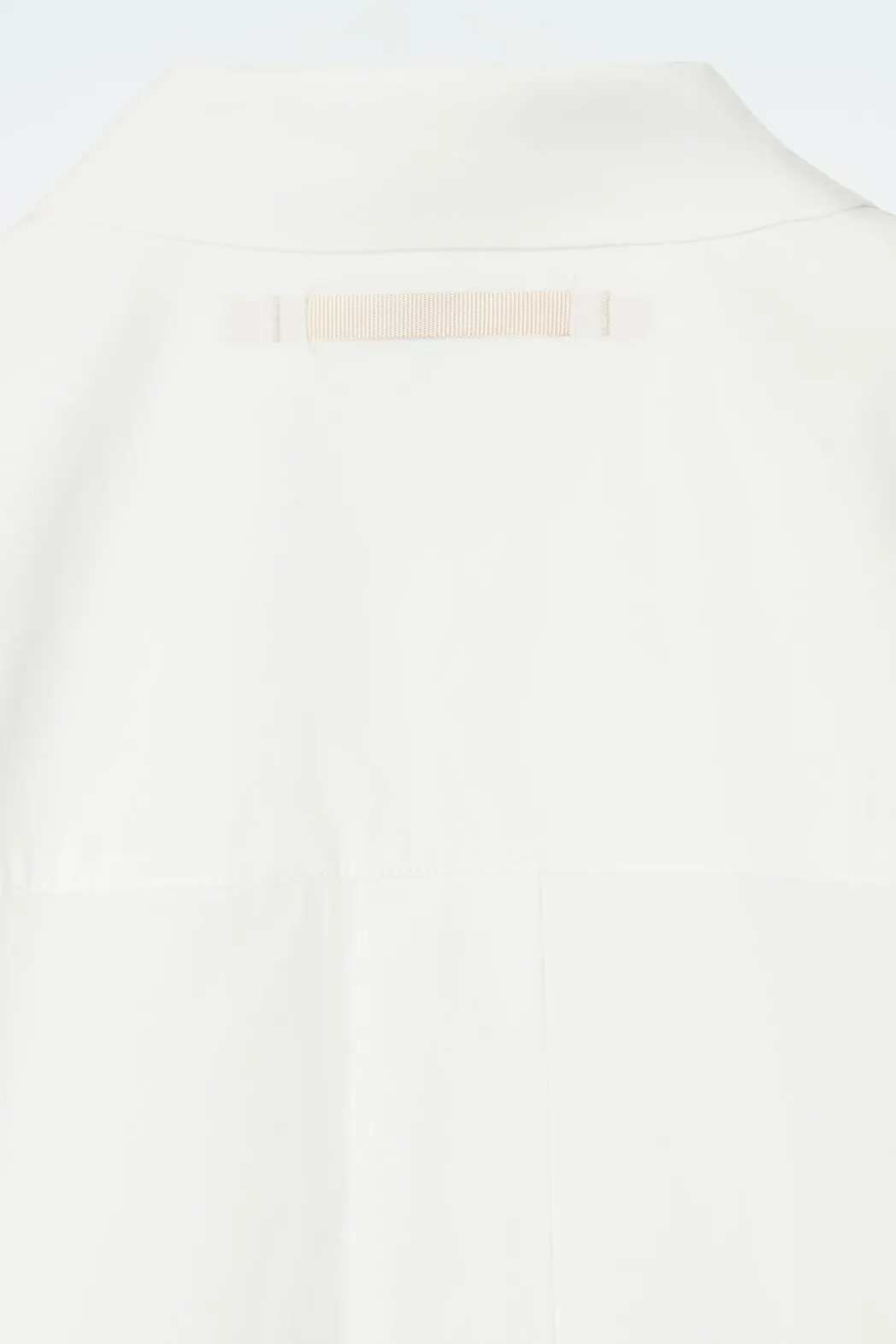 Discount COS THE SIGNATURE COTTON-POPLIN SHIRT CHALK