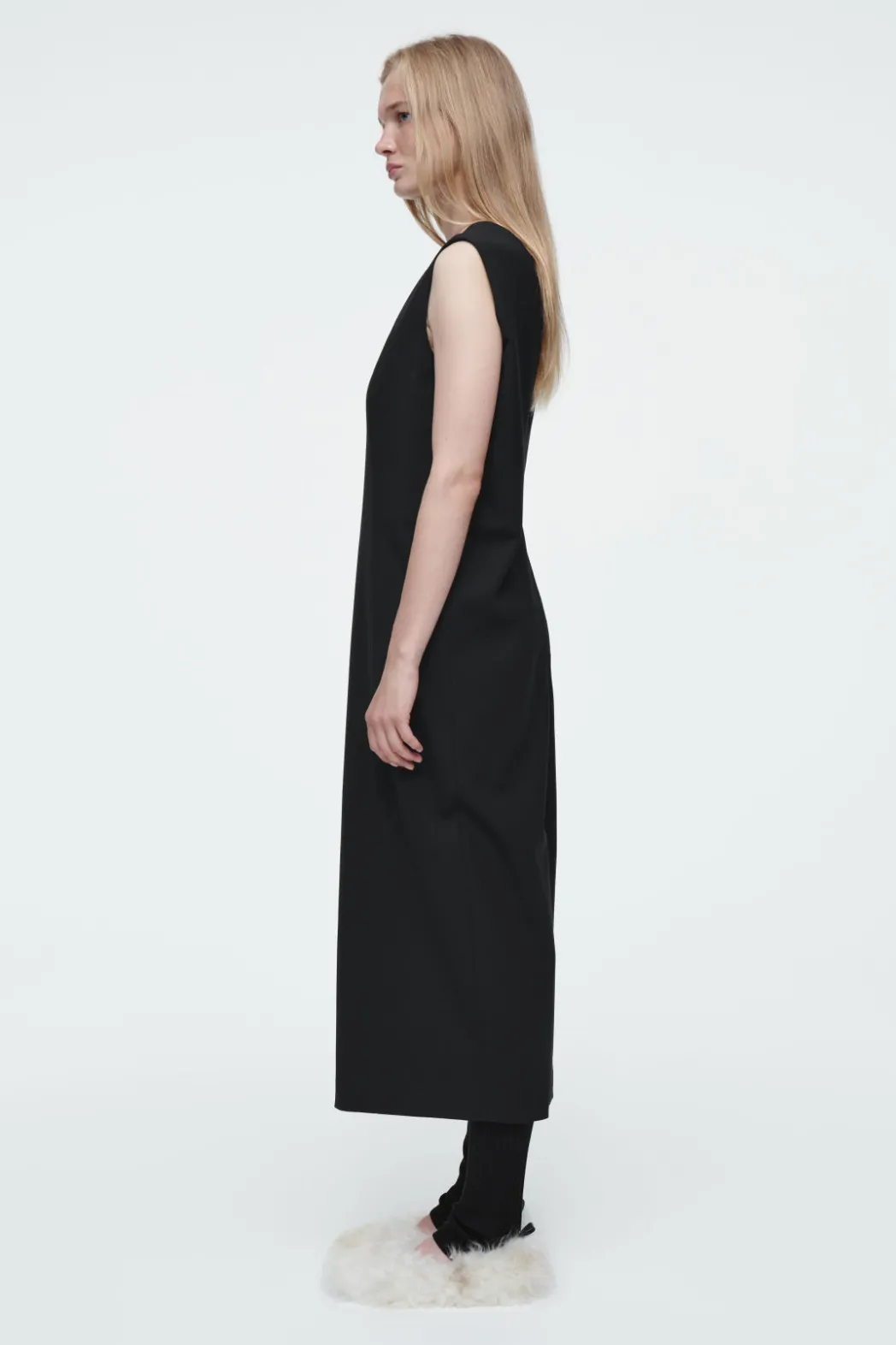 Best COS THE SLEEVELESS TAILORED WOOL DRESS CARBON