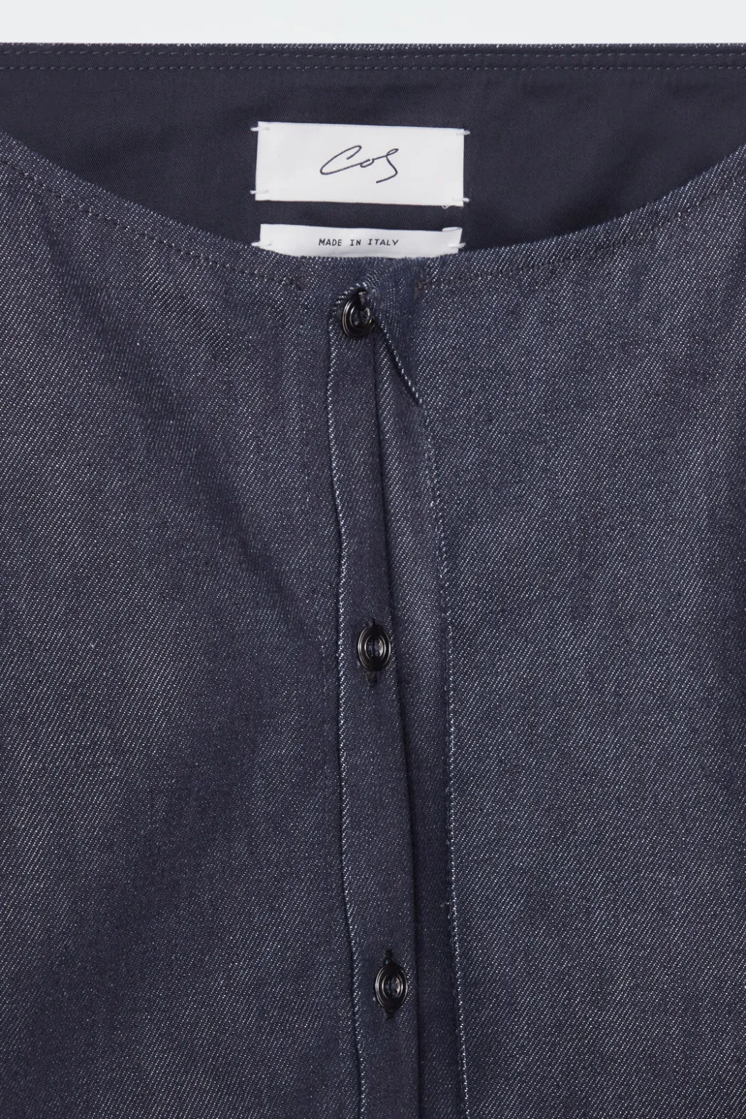 Sale COS THE STRAIGHT-NECK RAW DENIM SHIRT INDIGO
