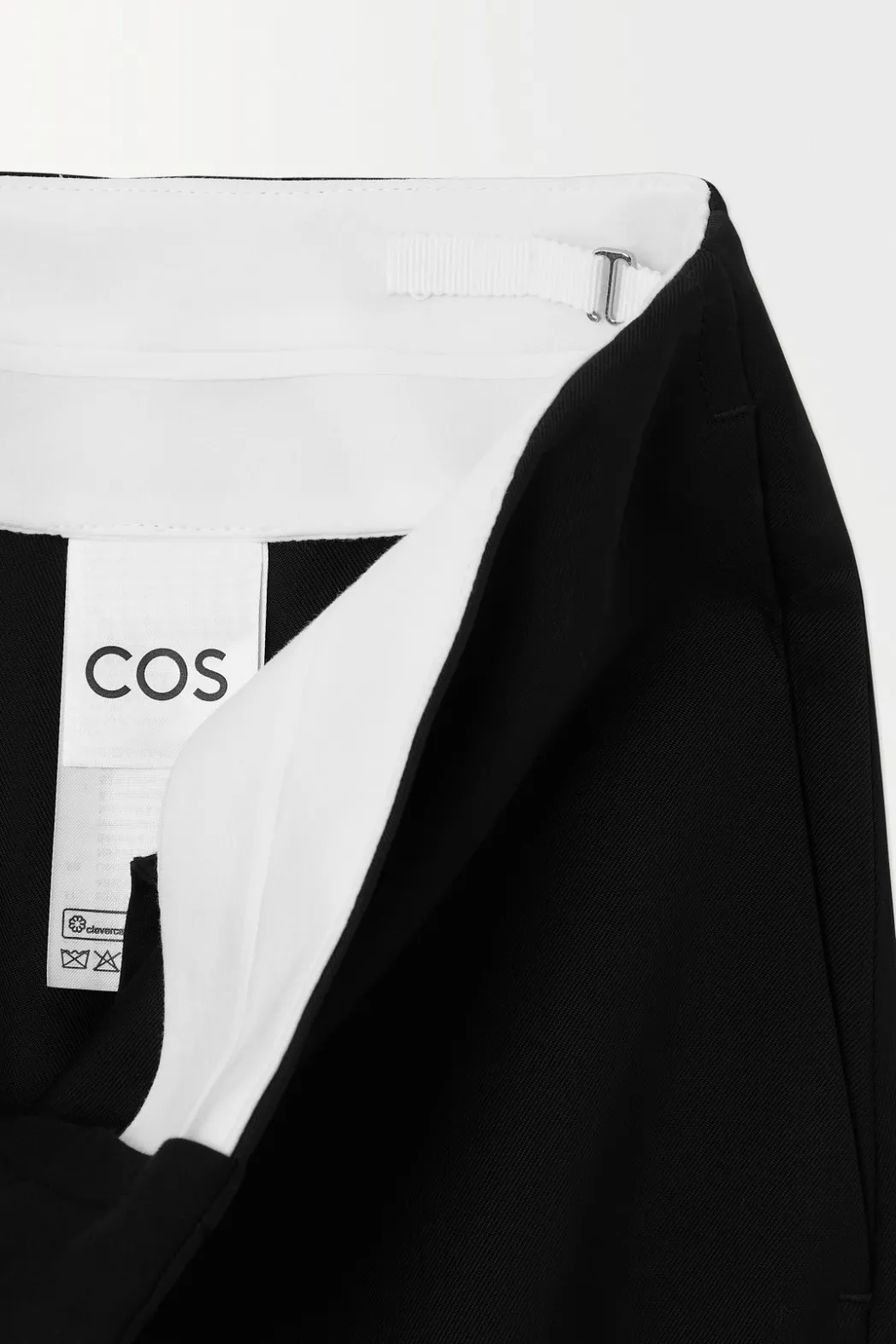 Outlet COS THE TAILORED WOOL TWILL SKIRT BLACK