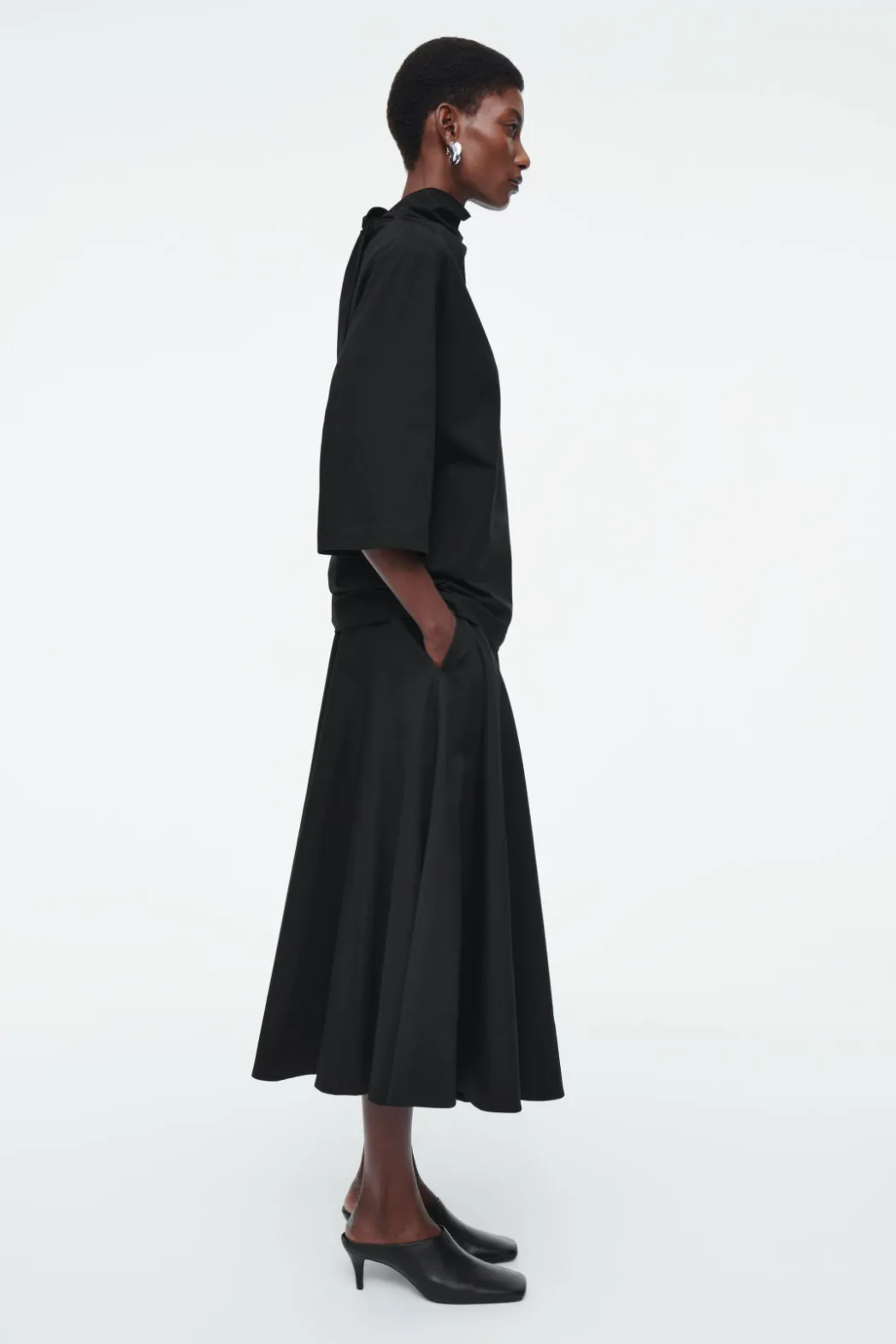 Online COS TIE-NECK JERSEY TOP BLACK