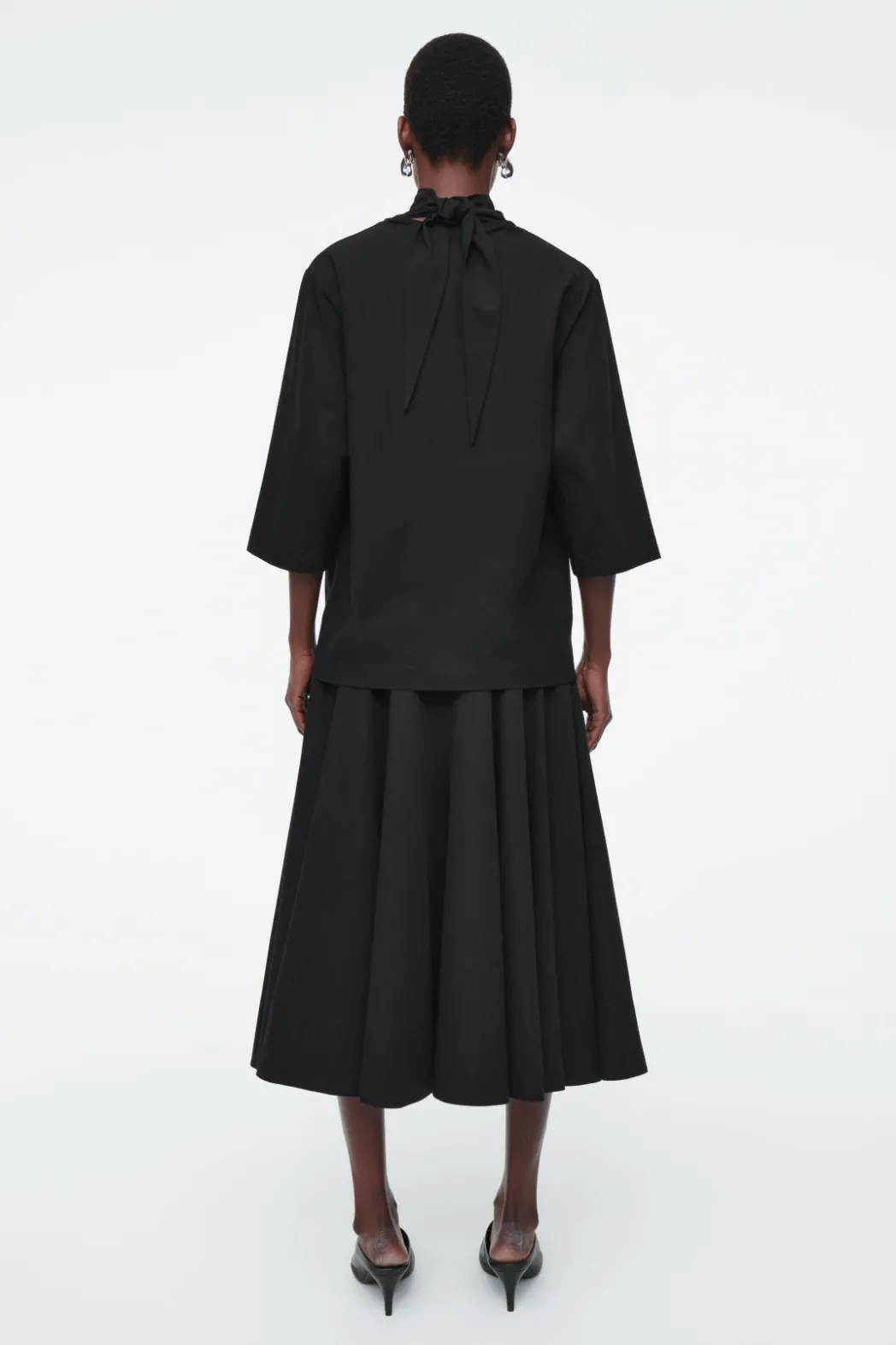 Online COS TIE-NECK JERSEY TOP BLACK