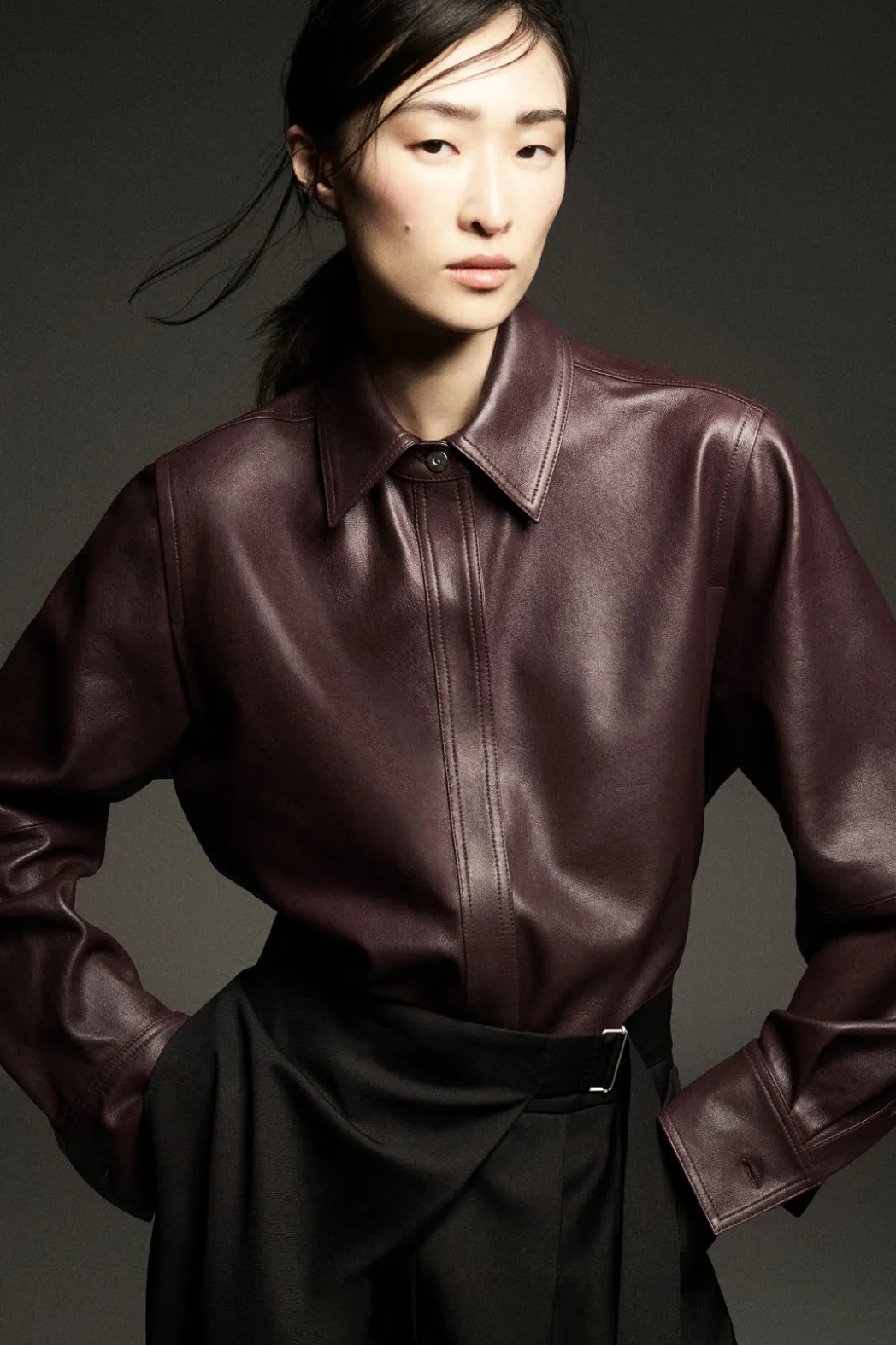New COS TOPSTITCHED LEATHER SHIRT BORDEAUX