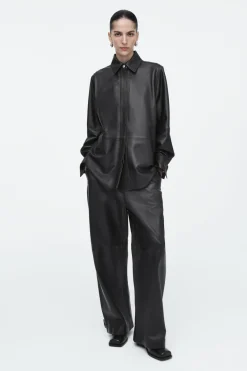 Outlet COS TOPSTITCHED LEATHER SHIRT BLACK