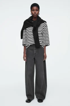 Discount COS TRAPEZE RELAXED T-SHIRT BLACK / STRIPED