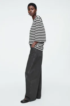 Discount COS TRAPEZE RELAXED T-SHIRT BLACK / STRIPED