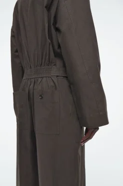 Outlet COS TWILL BOILERSUIT DARK BROWN