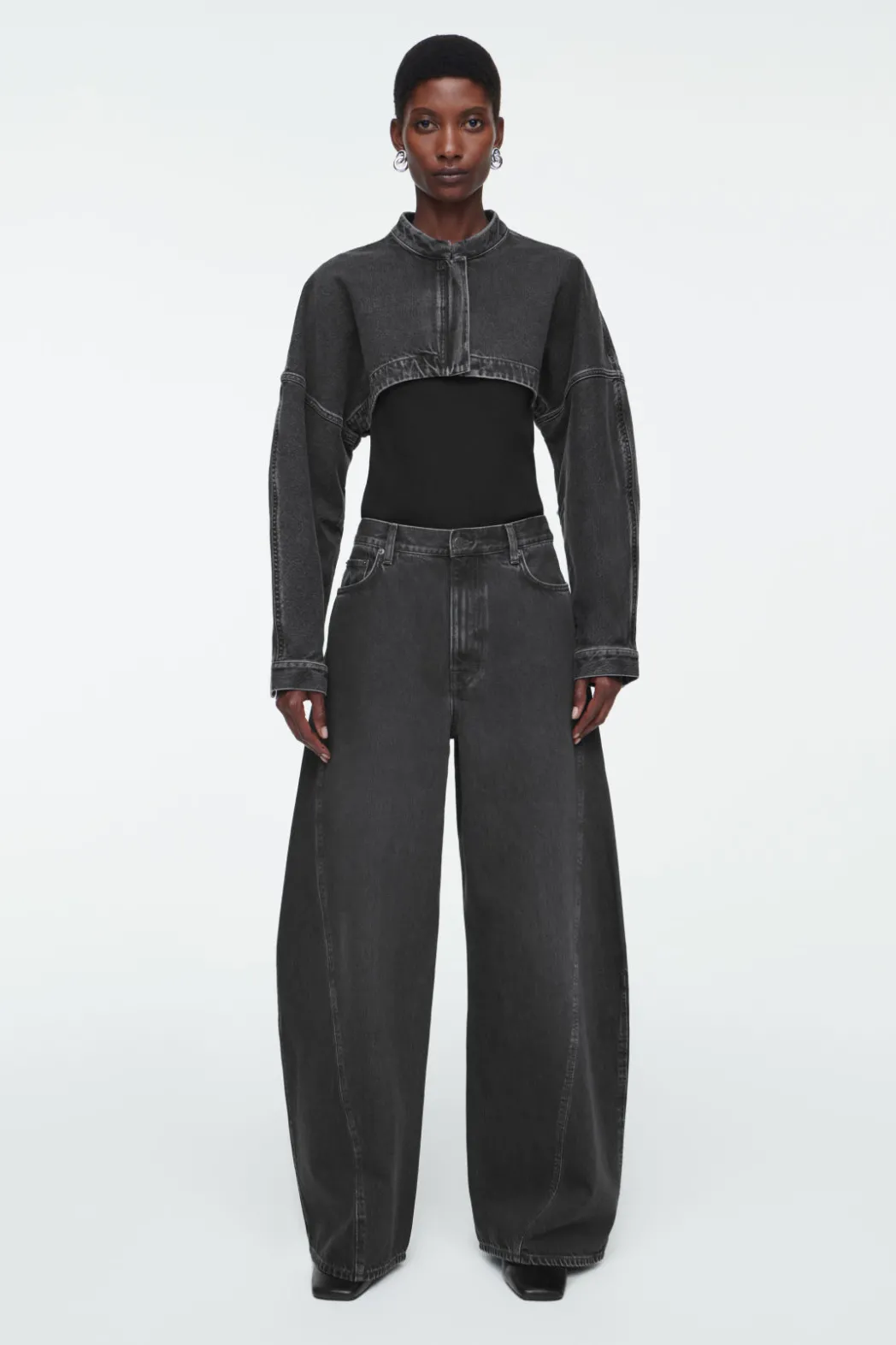 COS TWIST BARREL-LEG JEANS WASHED BLACK