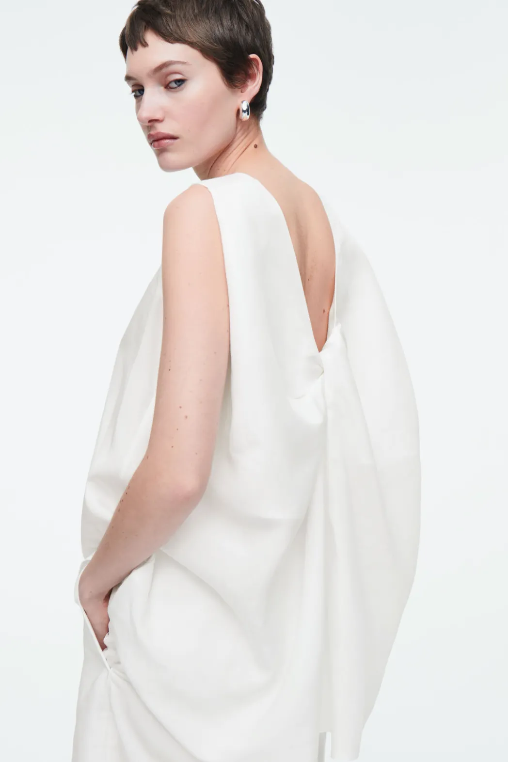 Best COS TWIST-BACK SLEEVELESS TOP WHITE
