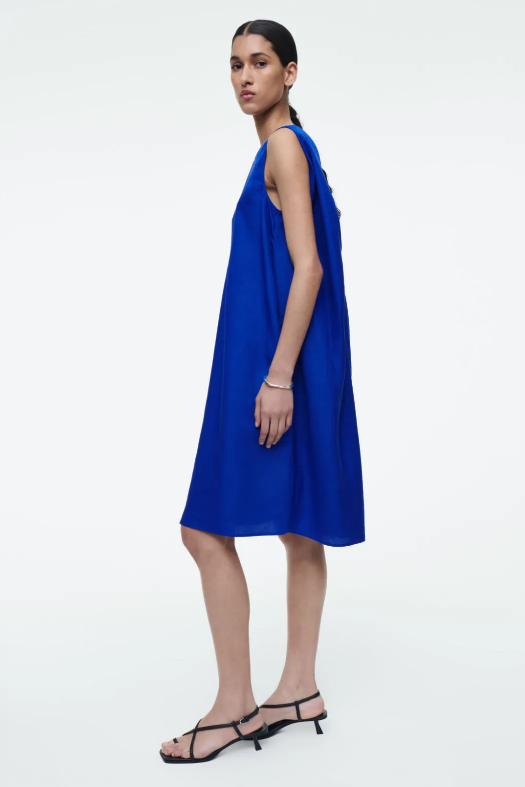 Discount COS TWIST-DETAIL MINI DRESS BRIGHT BLUE