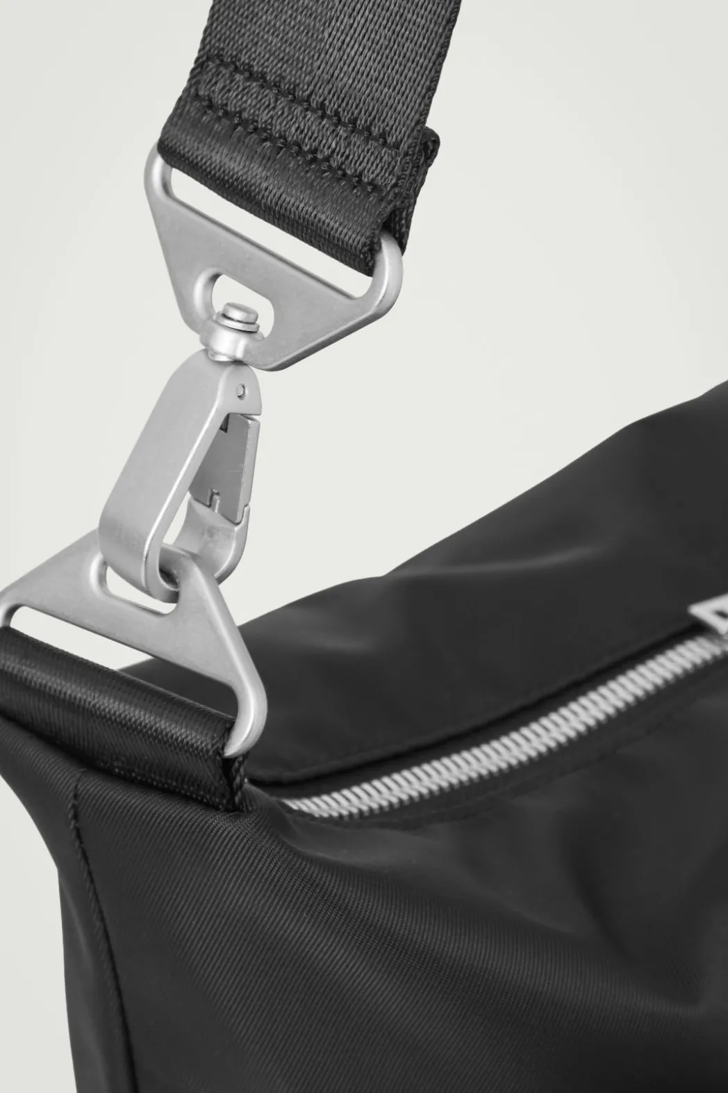 Best COS UTILITY MESSENGER - NYLON BLACK