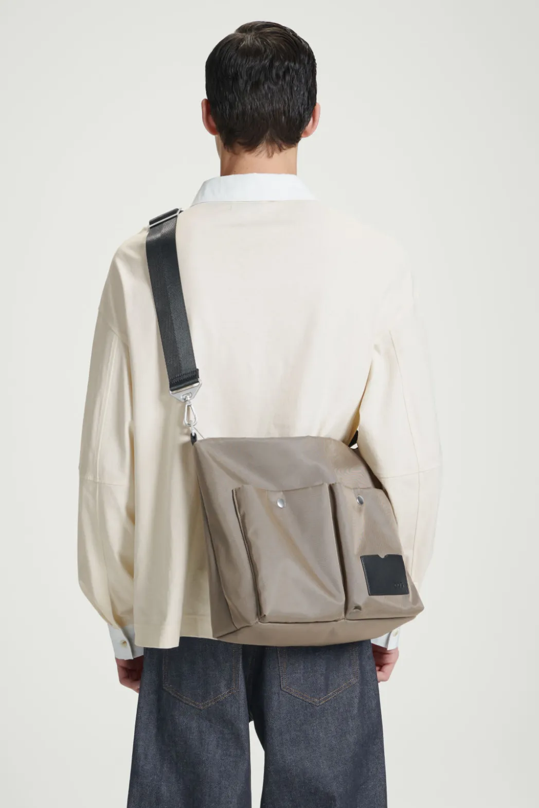 Outlet COS UTILITY MESSENGER - NYLON STONE