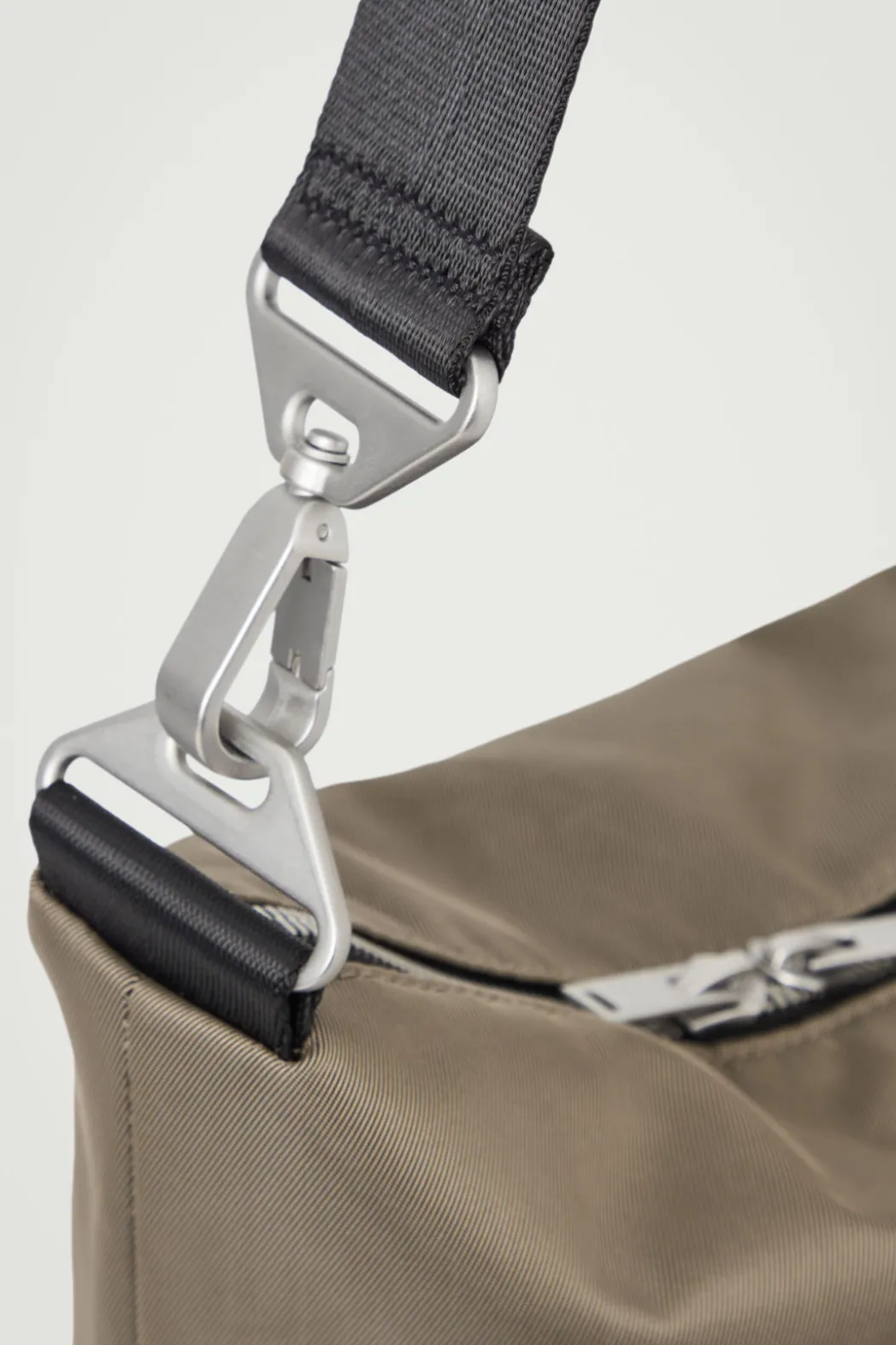 Outlet COS UTILITY MESSENGER - NYLON STONE