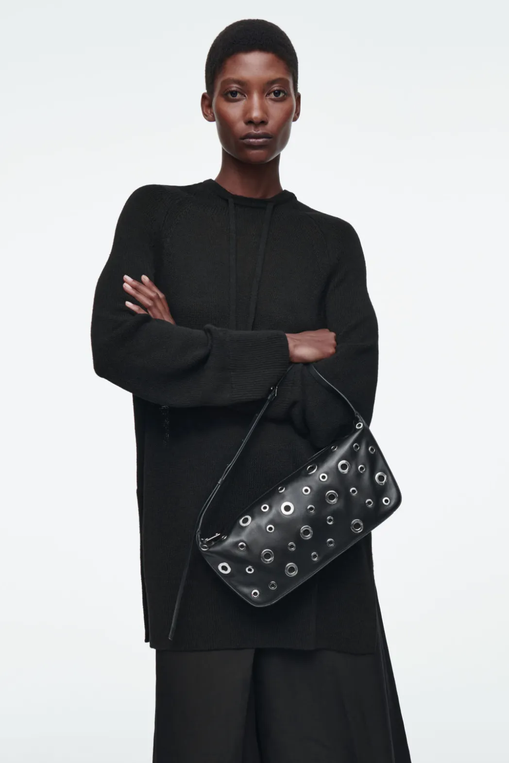 COS VALLEY EYELET SHOULDER BAG - LEATHER BLACK