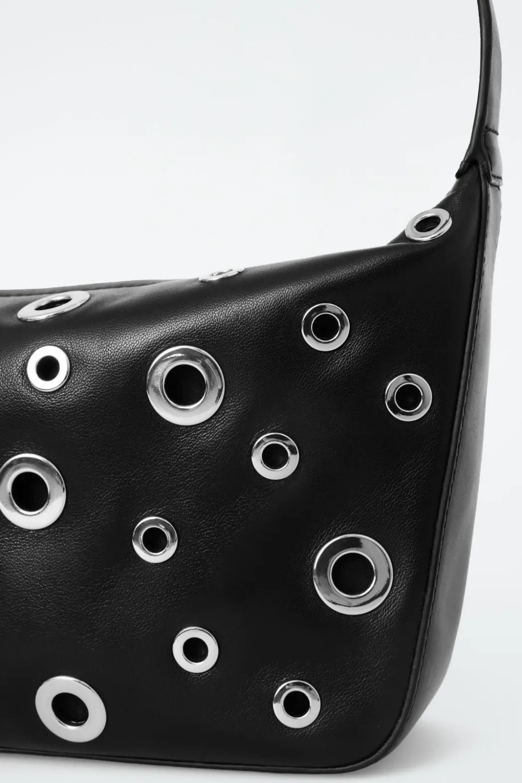 COS VALLEY EYELET SHOULDER BAG - LEATHER BLACK
