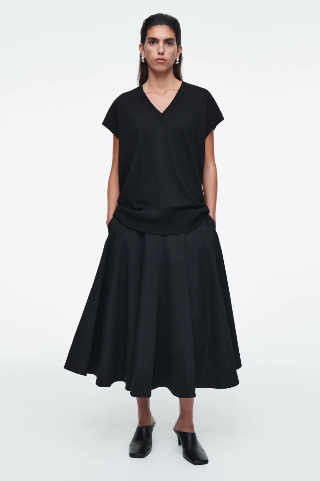 New COS V-NECK MERINO WOOL TANK BLACK
