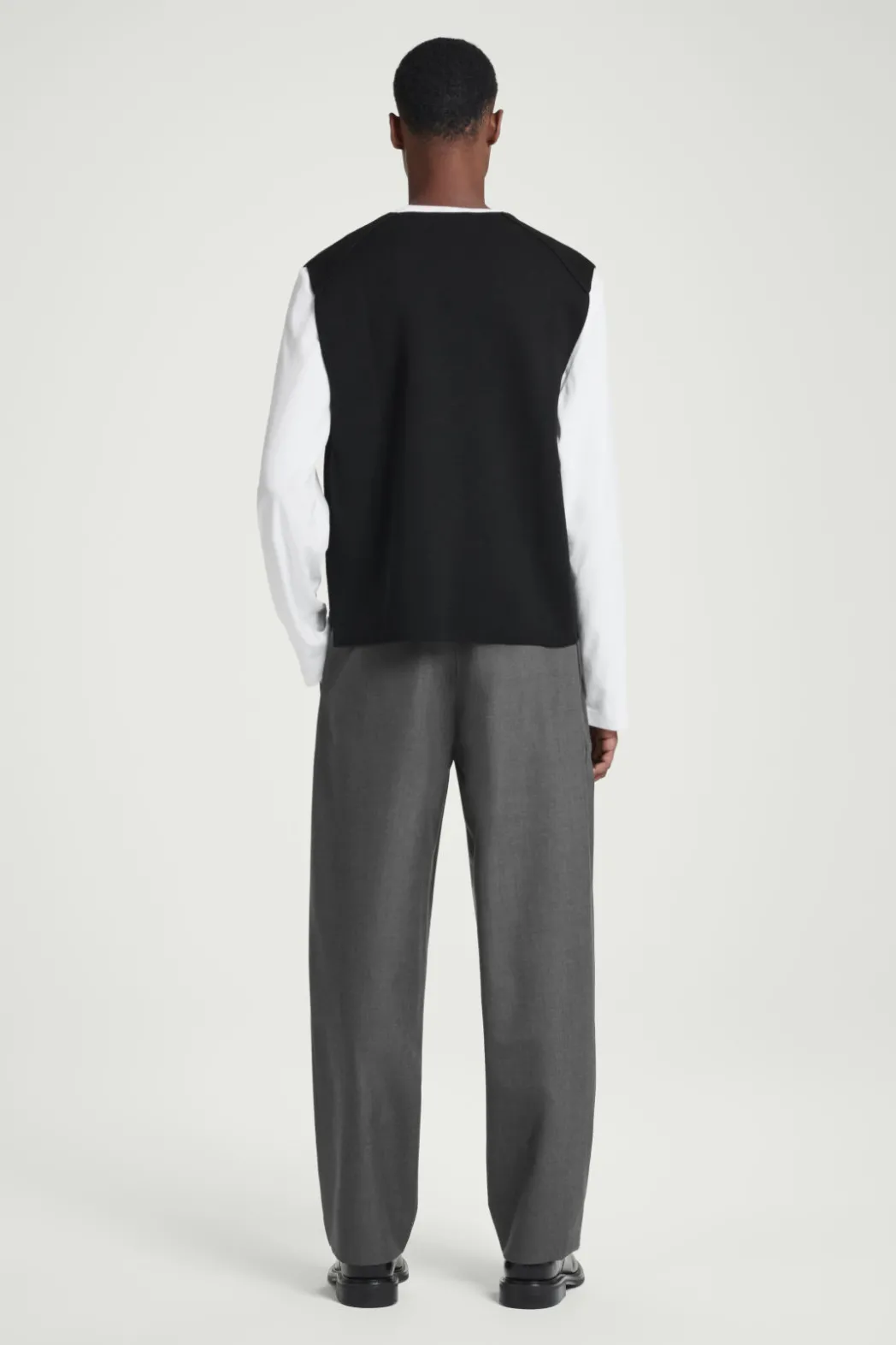 COS V-NECK MILANO-KNIT WOOL TANK BLACK