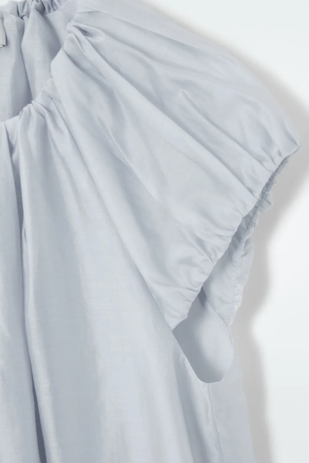 Sale COS VOLUMINOUS PARACHUTE BLOUSE LIGHT BLUE