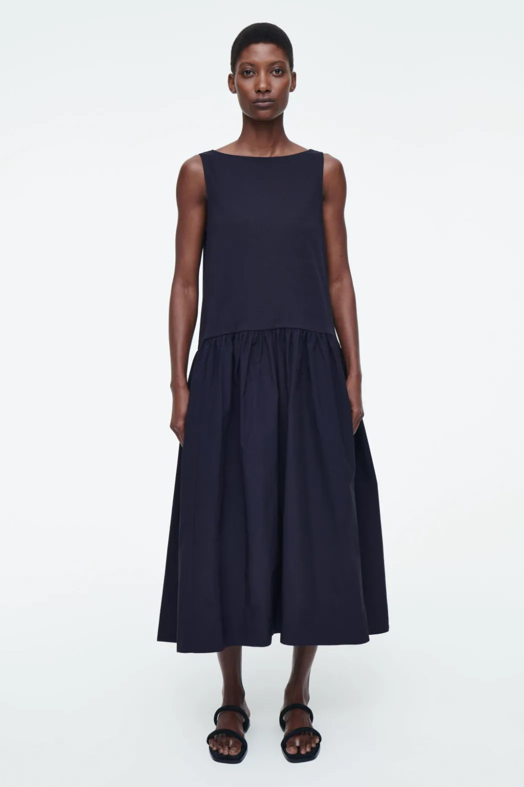 Hot COS VOLUMINOUS SLEEVELESS MIDI DRESS NAVY