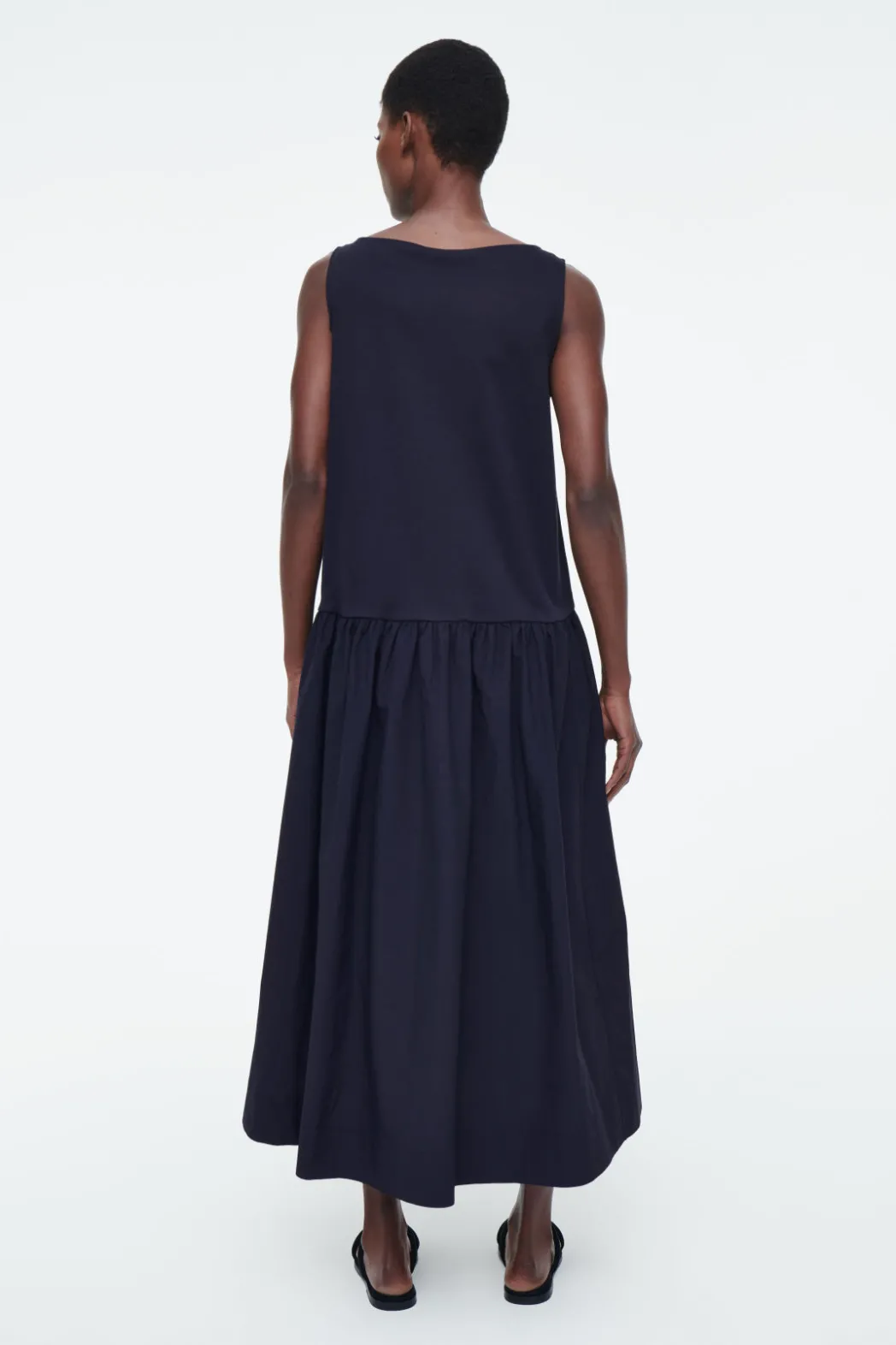 Hot COS VOLUMINOUS SLEEVELESS MIDI DRESS NAVY