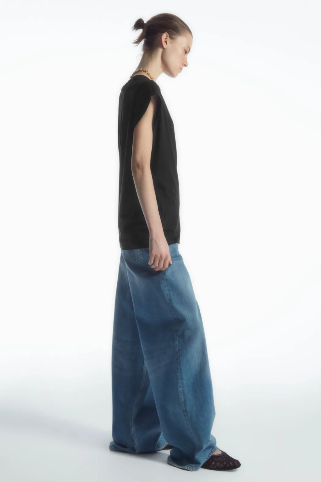 Best COS WAISTED CAP-SLEEVE T-SHIRT BLACK