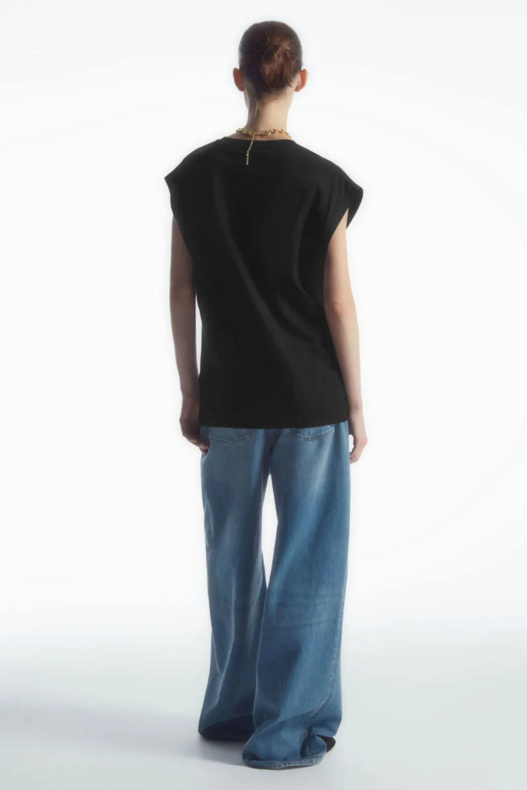Best COS WAISTED CAP-SLEEVE T-SHIRT BLACK