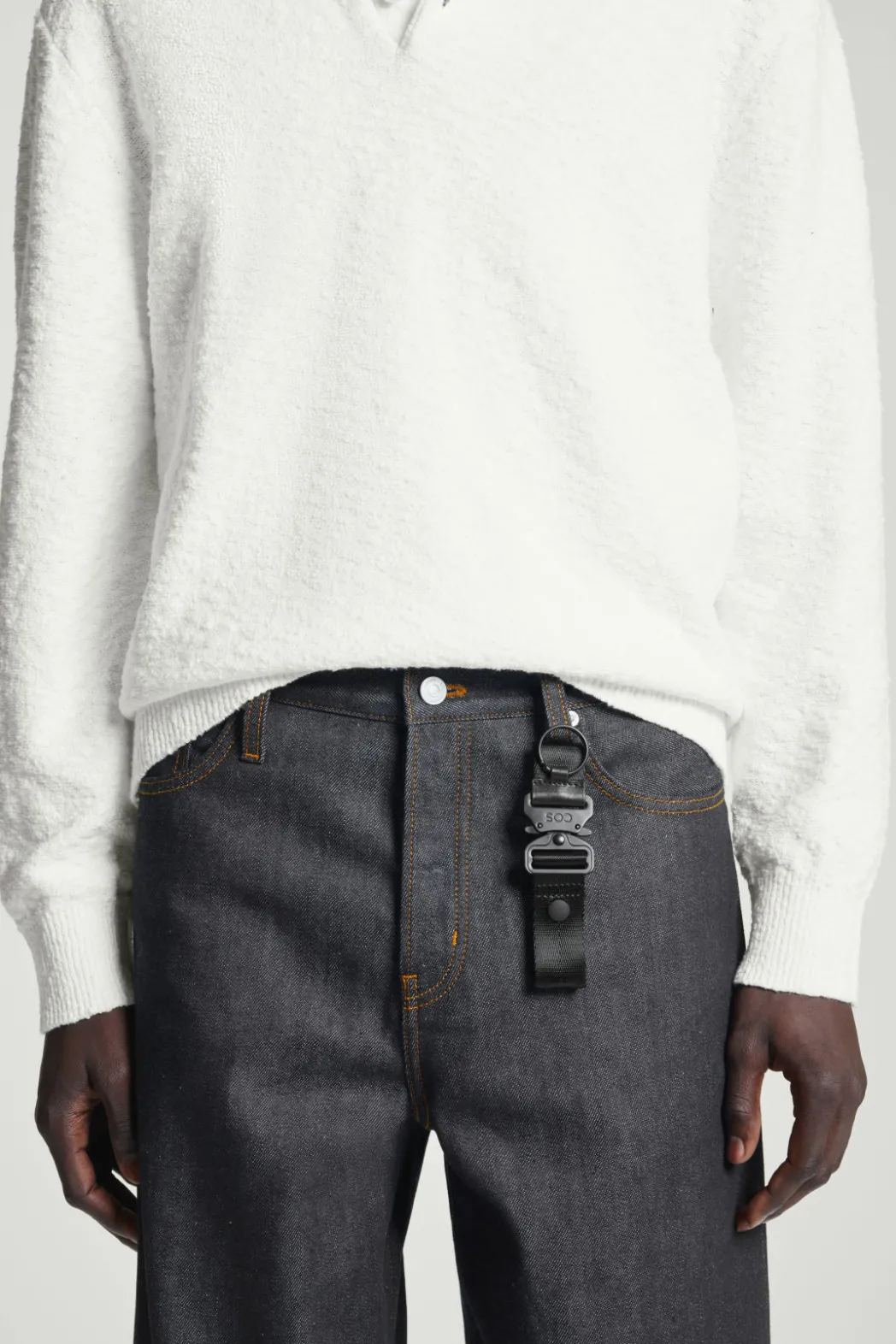 Discount COS WEBBING UTILITY KEYRING BLACK