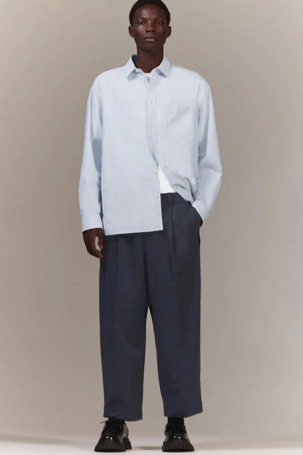 Discount COS WIDE OVERSIZED COTTON OXFORD SHIRT BLUE / PINSTRIPED