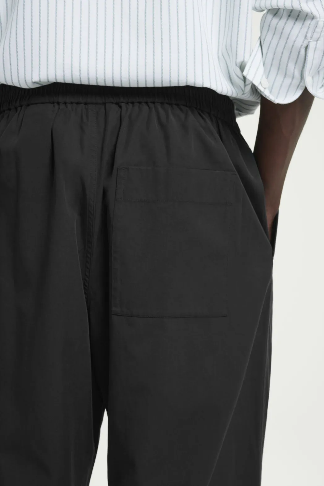 Best COS WIDE-LEG ELASTICATED PANTS BLACK