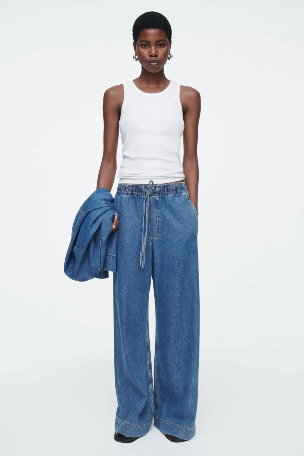COS WIDE-LEG FLUID DENIM PANTS WASHED BLUE