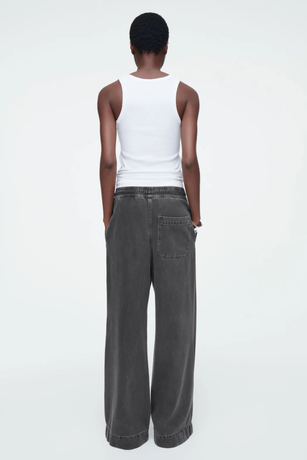 Discount COS WIDE-LEG FLUID DENIM PANTS WASHED BLACK