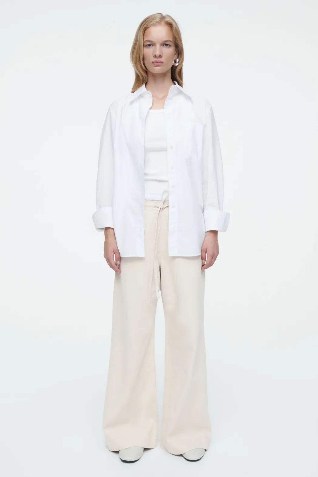 Online COS WIDE-LEG FLUID DENIM PANTS ECRU