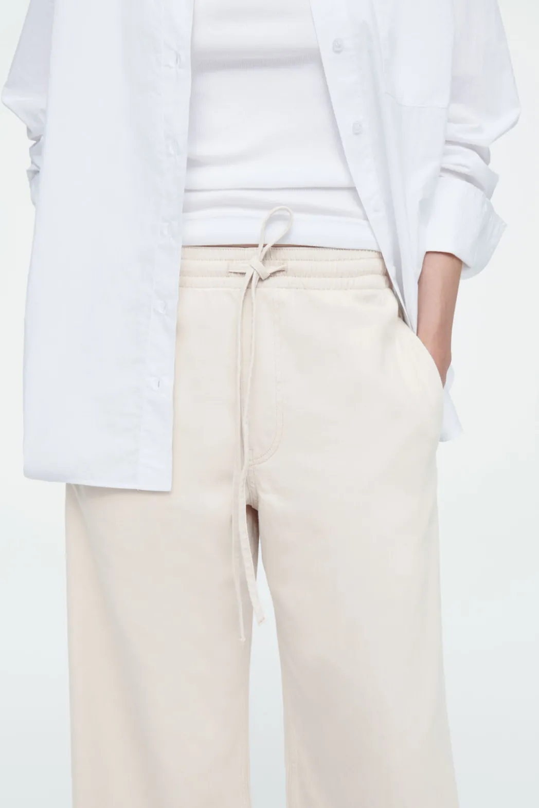 Online COS WIDE-LEG FLUID DENIM PANTS ECRU