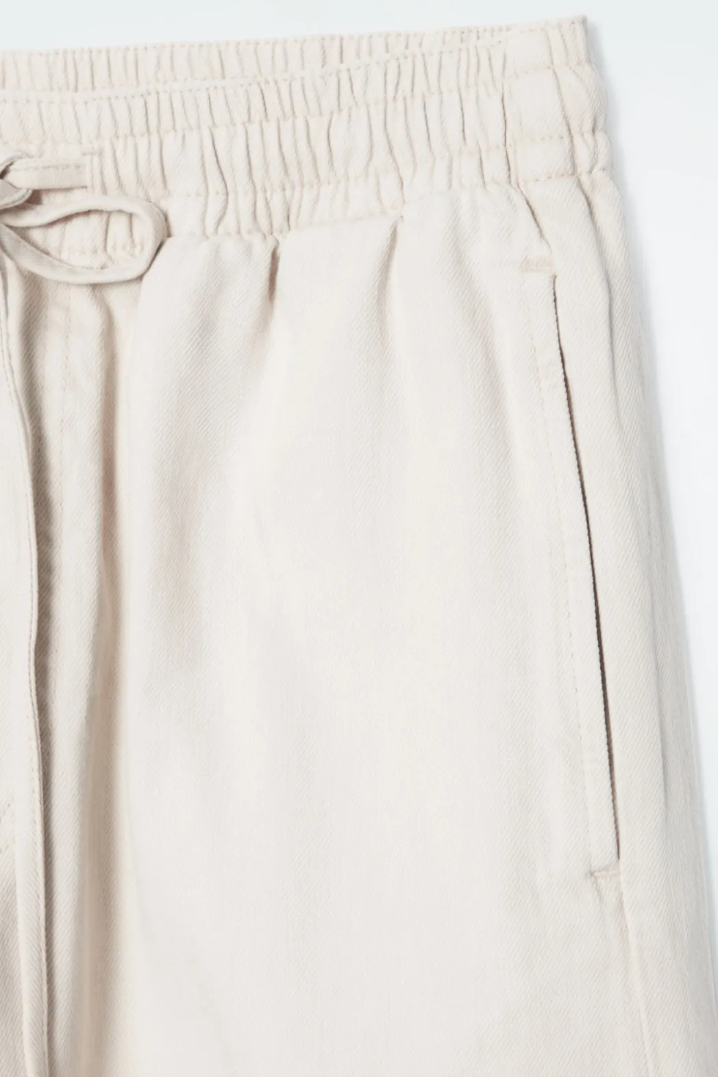 Online COS WIDE-LEG FLUID DENIM PANTS ECRU