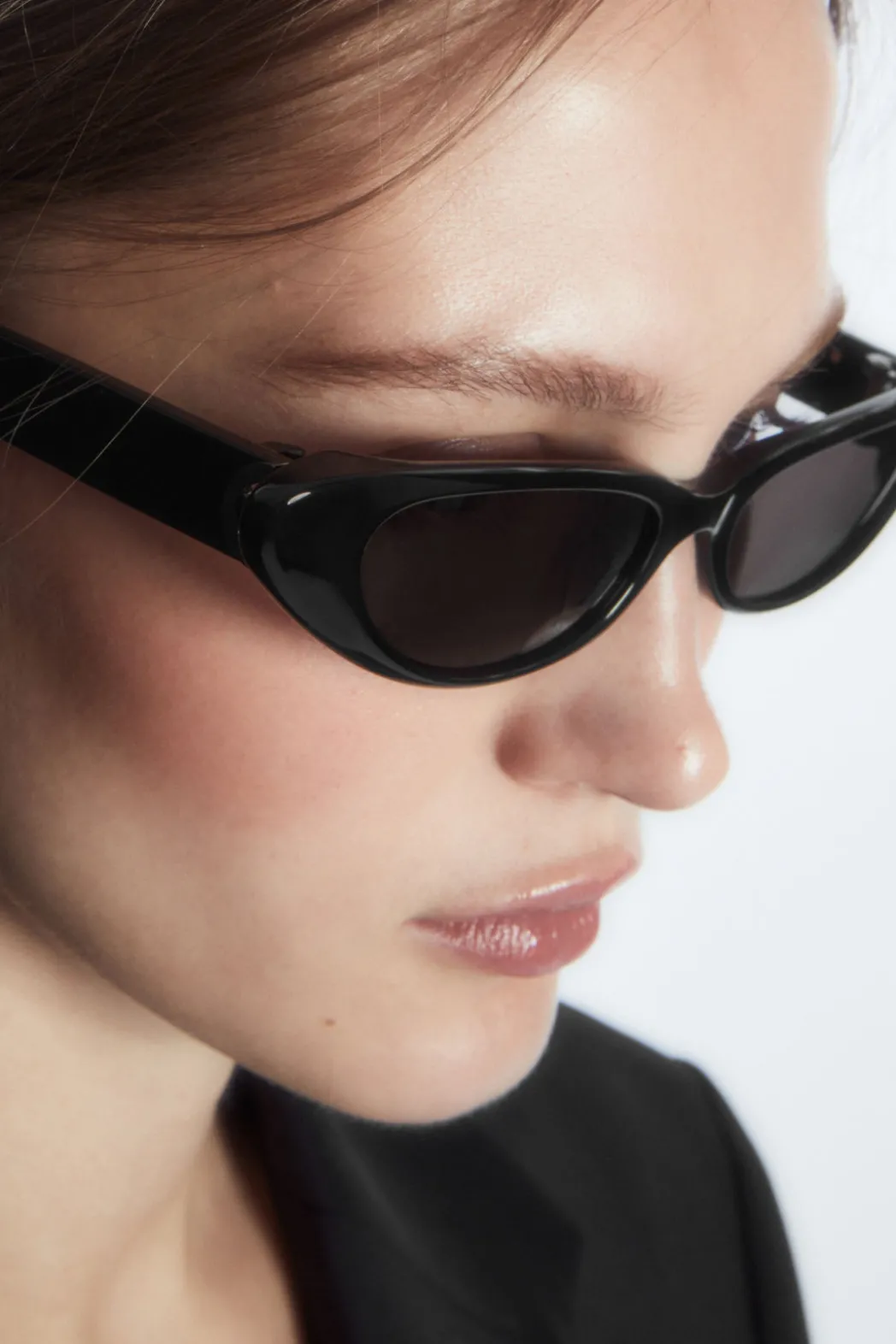 Outlet COS WING SUNGLASSES - CAT-EYE BLACK