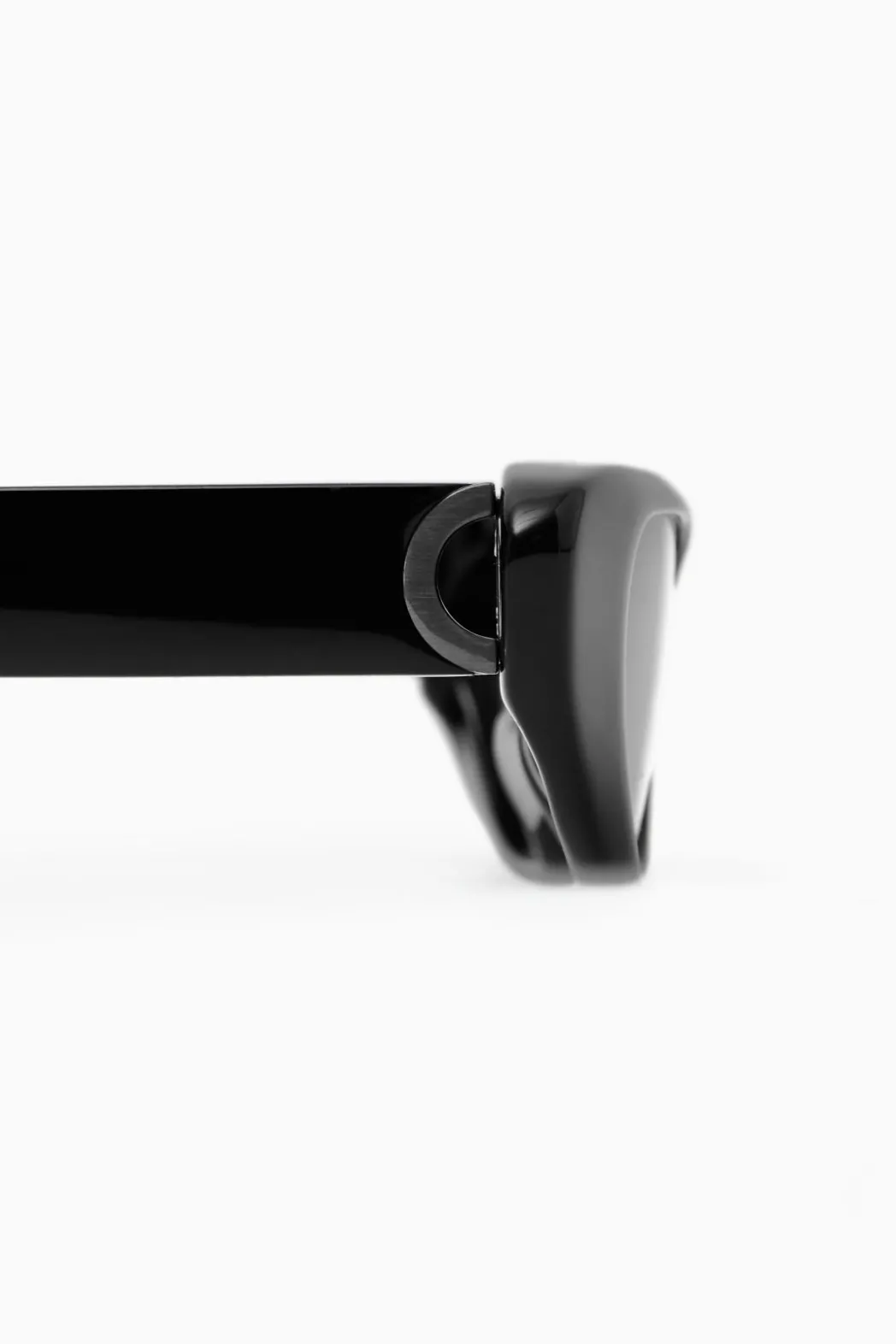 Outlet COS WING SUNGLASSES - CAT-EYE BLACK