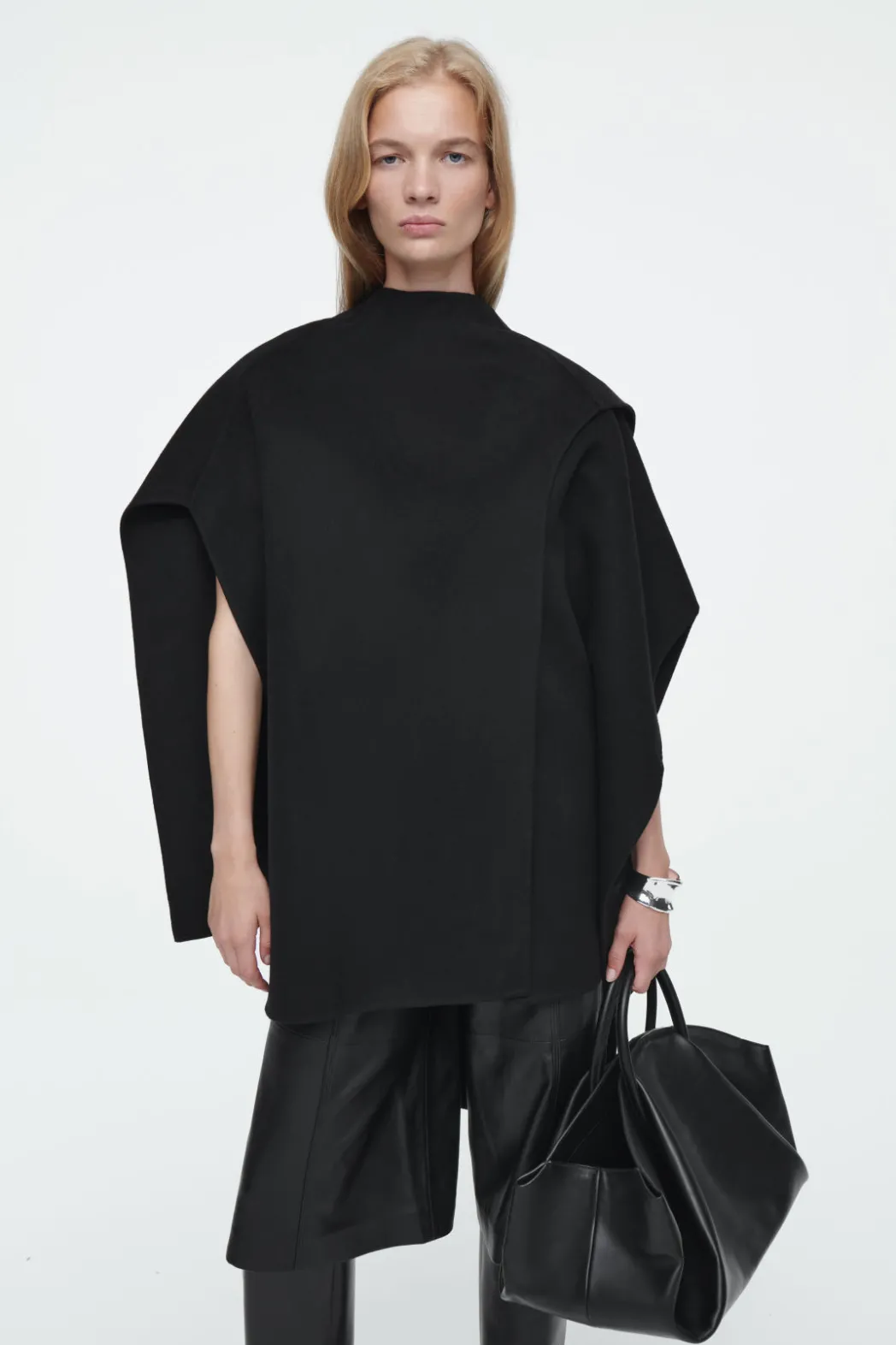 Clearance COS WOOL-BLEND CAPE Black
