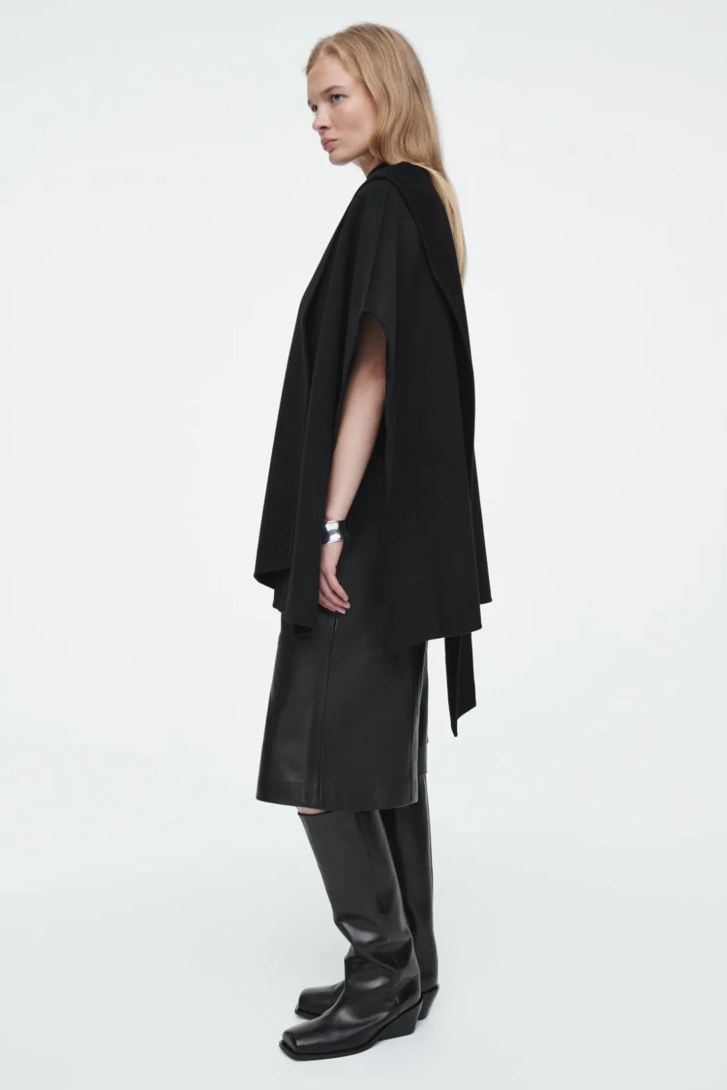 Clearance COS WOOL-BLEND CAPE Black