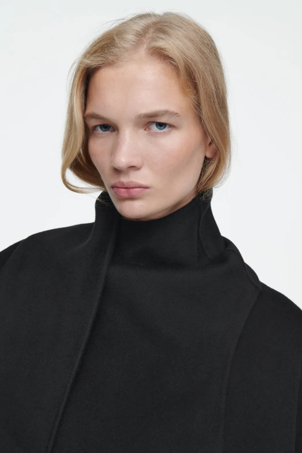 Clearance COS WOOL-BLEND CAPE Black