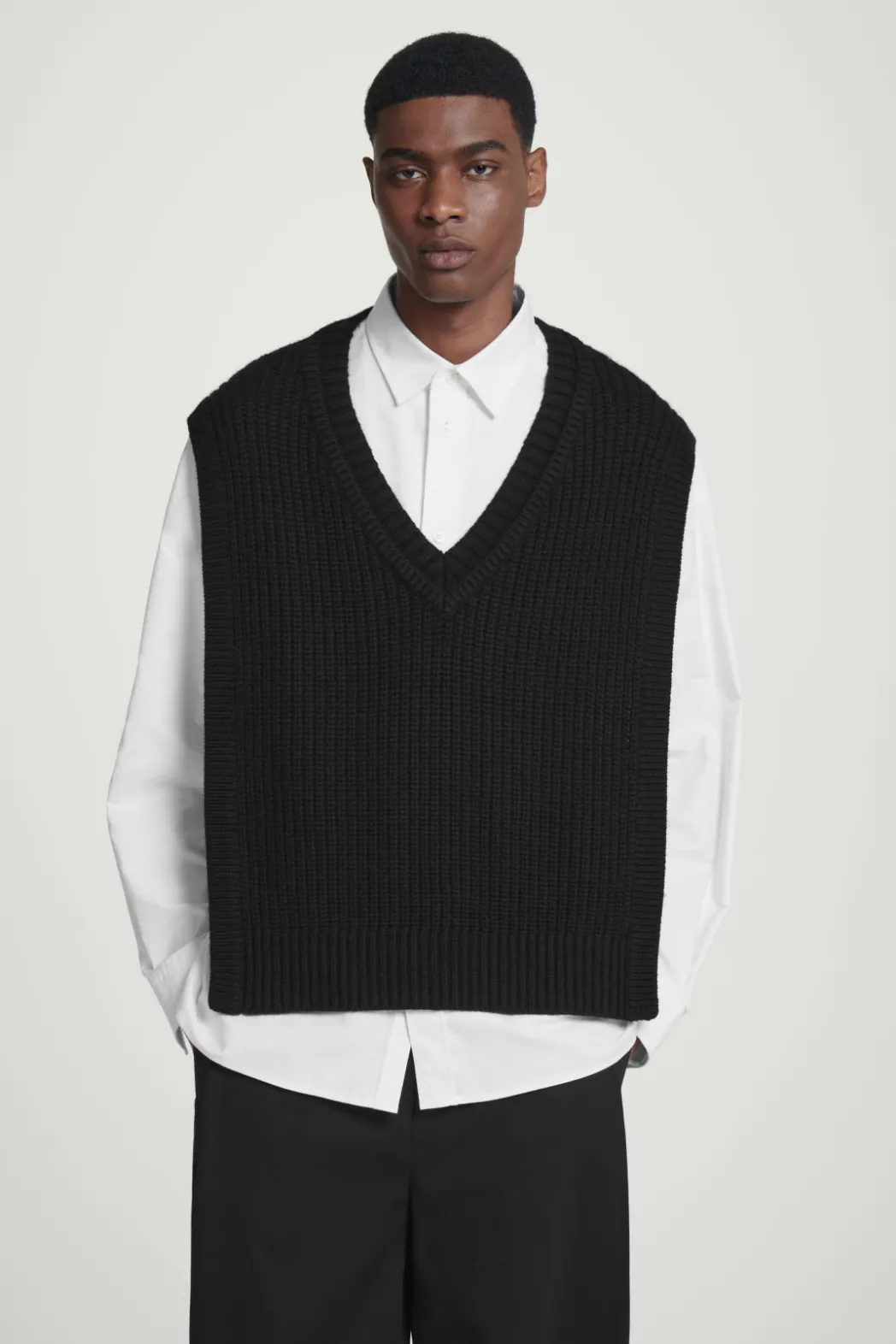 Discount COS WOOL-CASHMERE V-NECK HYBRID TANK BLACK