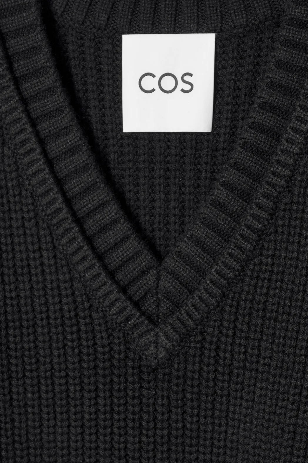 Discount COS WOOL-CASHMERE V-NECK HYBRID TANK BLACK